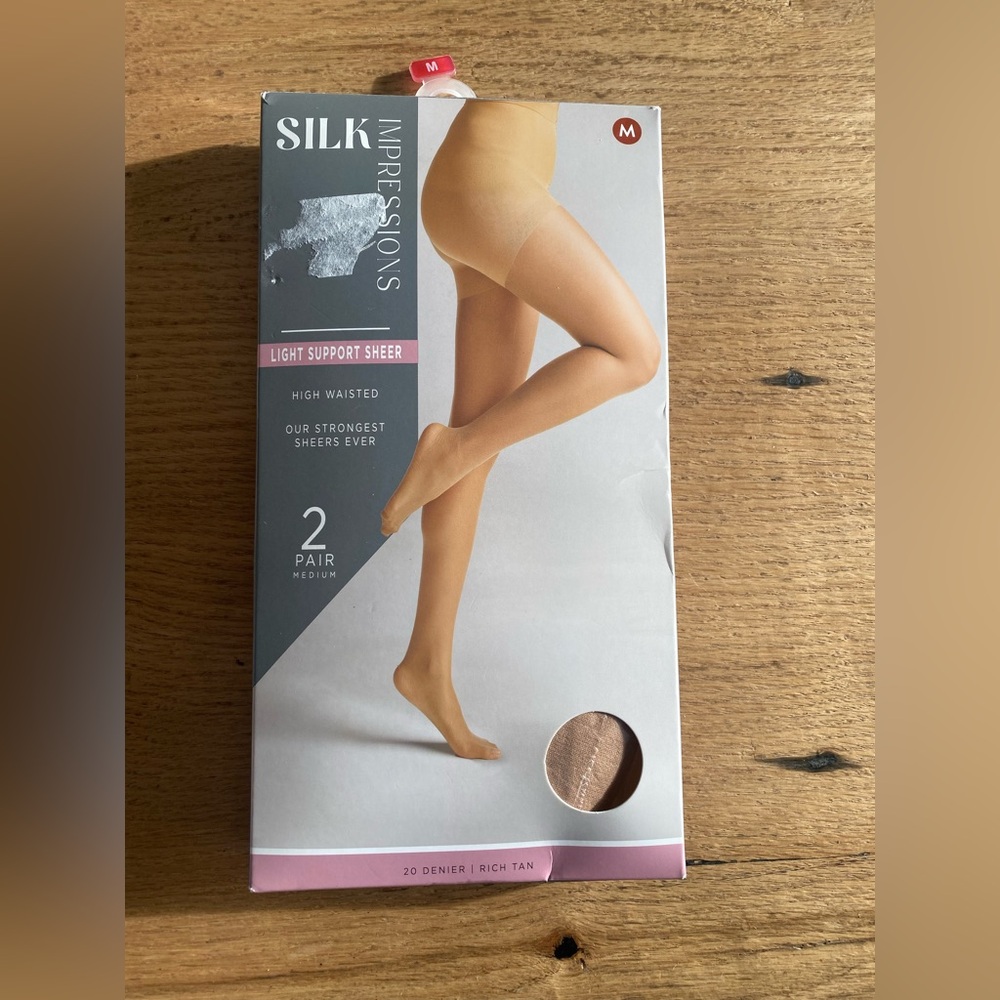 Silk Impressions 2 Pair‎ Sheer Pantyhose Women’s Medium NWOT